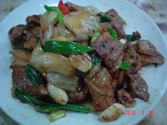 巧炒豬肺 $40.- 炒豬肺第一次食, 味道好特別, 炒得好惹味!!