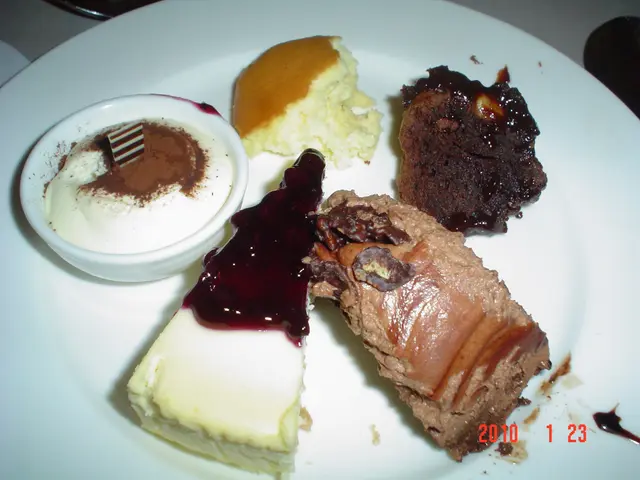 蛋糕甜品好多款式, 款款賣相靚之餘又好味!!