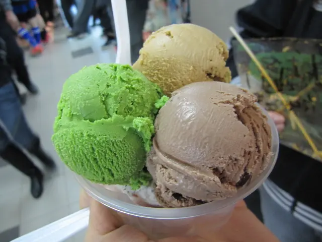 曲奇，綠茶，朱古力同咖啡雪糕