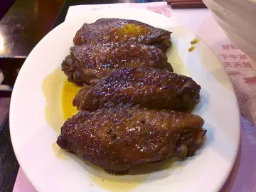 味道不錯,可惜雞翼較瘦削