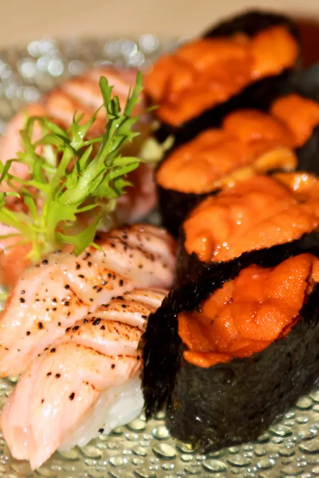 火炙三文魚壽司 海膽壽司