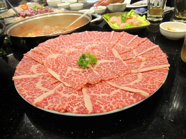 雪花肥牛入口軟滑。