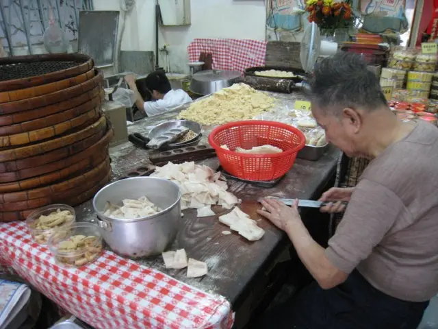 片肉心杏仁餅的肉心