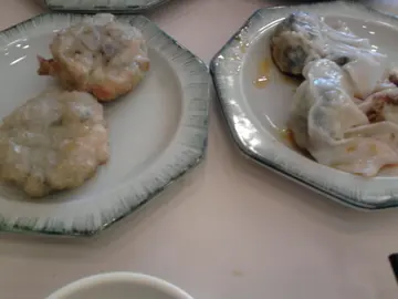 蓮藕煎蝦餅，紅油抄手