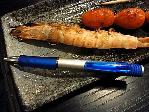 寫明花竹蝦足七吋長,事實係只得5吋至5吋半