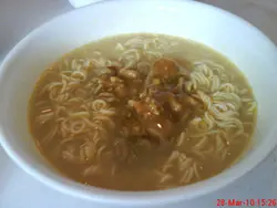 像咖喱的沙爹牛肉麵