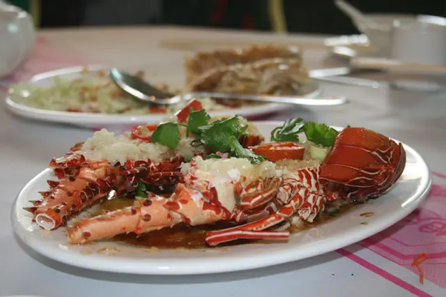 蒜蓉蒸開邊龍蝦