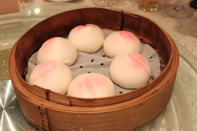 燕窩椰汁壽桃包