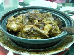 啫啫雞煲,夠鑊氣.