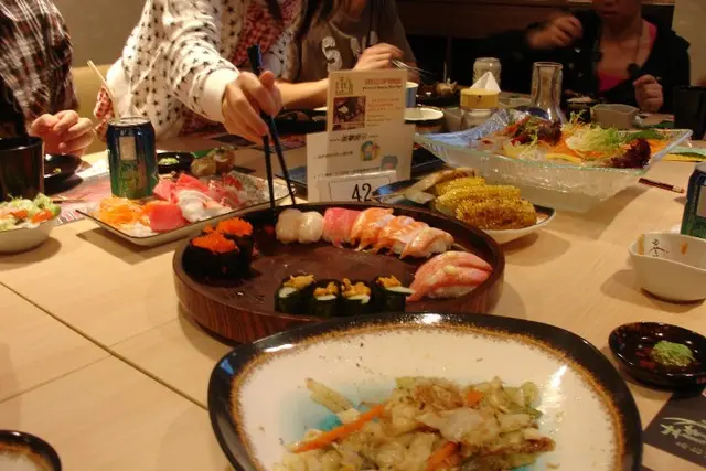 壽司都好正...係三文魚子同海膽壽司的料比較少