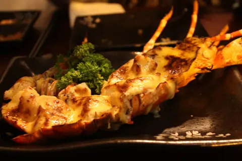 半隻之士龍蝦，好味..都幾多芝士