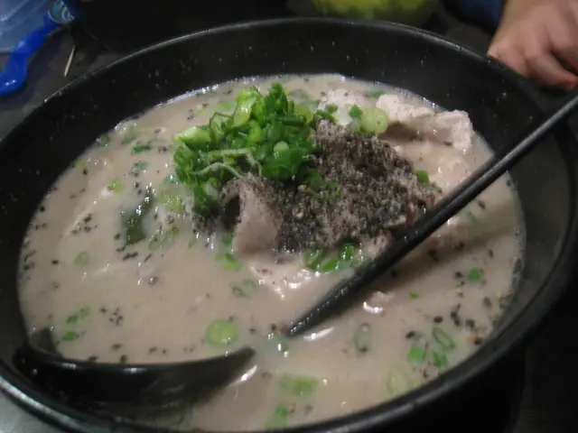 黑豚肉黑芝麻湯拉麵