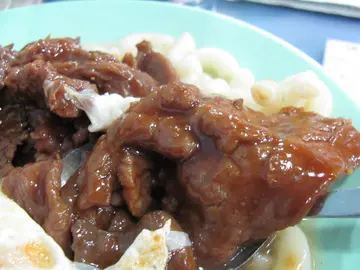 牛肉味夠濃，吃起來有咬肉那實在的纖維感