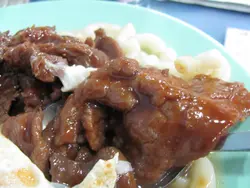 牛肉味夠濃,吃起來有咬肉那實在的纖維感
