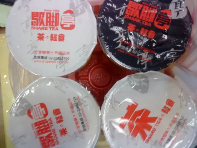 四個人一邊打麻雀一邊飲真係一流