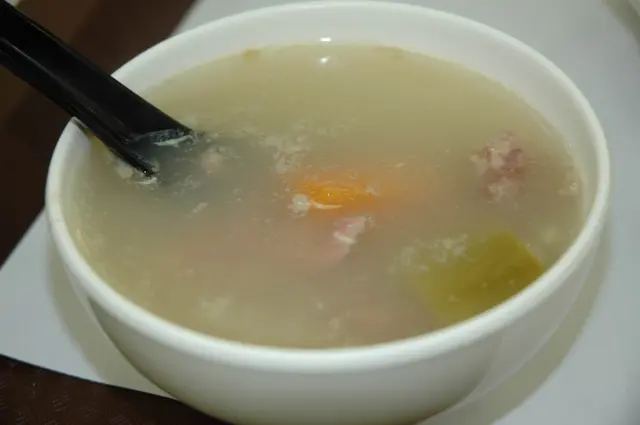 青紅蘿白煲豬肉例湯