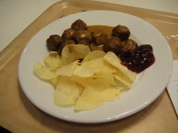瑞典肉丸拼薯片
