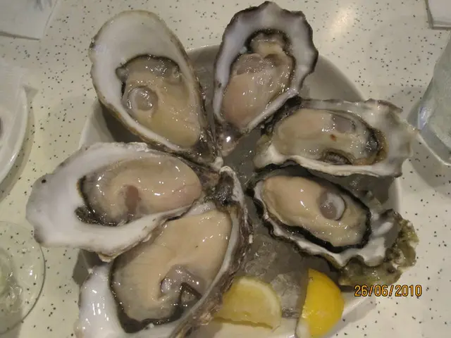 GILLARDEAU,FLUR LES EAUX,FANNY BAY(clockwise)