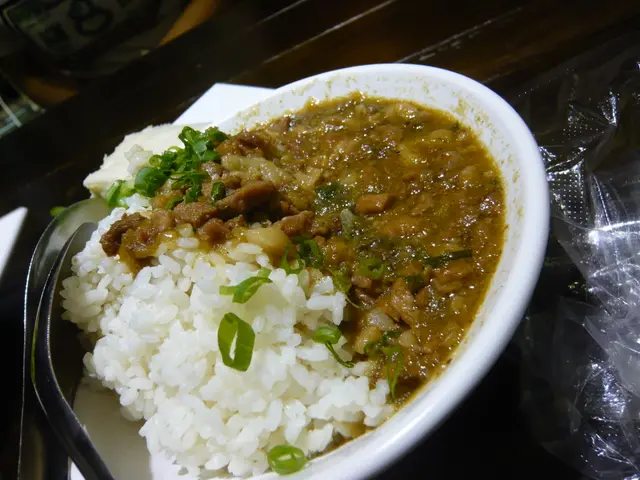 肉燥飯(大) $18 - 有份難以形容既甘香, 街外完全食唔到