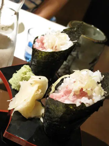 吞拿鱼手卷