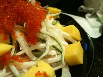 蟹籽蟹柳清鲜, 青瓜爽口, 芒果够酸甜, Meyoniase够薄身  正