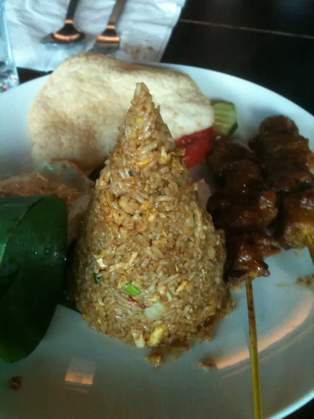 開蓋後的印尼炒飯