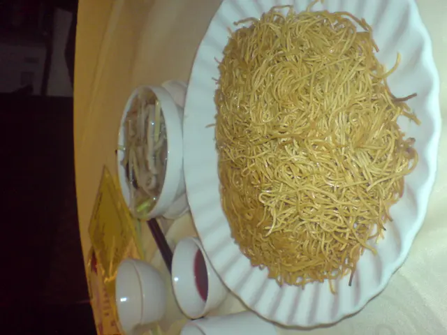 韮黃肉絲兩面黃