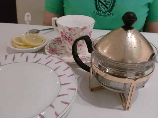 Lemon tea,用具精美:)