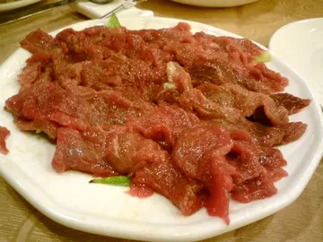 鴕鳥肉唔夠厚身同爽口。