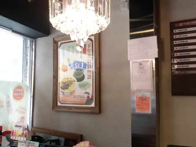 就係俾呢張海報吸引左入黎