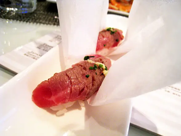 米紙和牛壽司，好味