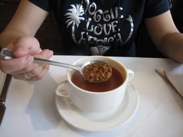 唔記得叫"蕃茄xx豆湯"，茄味十分，值得一試!!