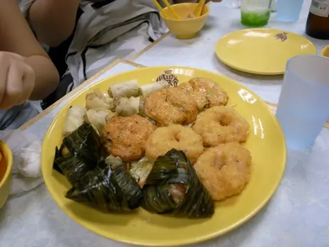 雜錦拼盤，蝦餅最出色！