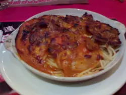 焗焦了的鲜茄牛利意粉