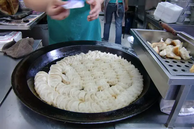 煎緊成鑊鍋貼