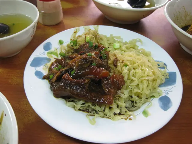 牛腩撈粗麵