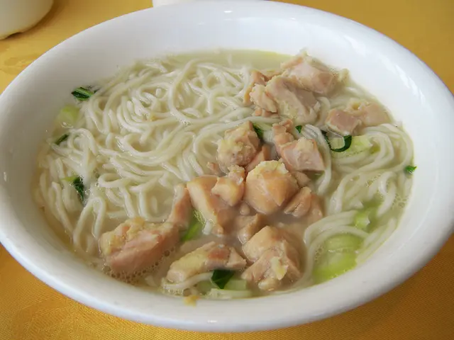嫩雞煨麵