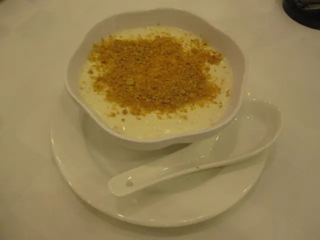 胚牙白芝麻布甸