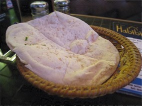 Pitta bread - 中環的Habibi Caf&#233;