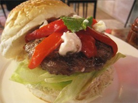 Lamb burger with tzatziki - 中環的Beer &amp; Burgers International