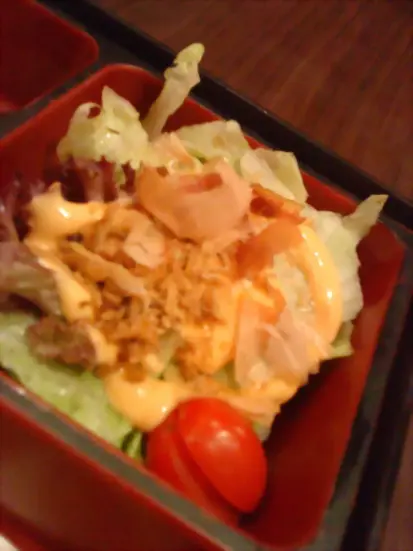 有機千島醬汁沙律，柴魚片好吃～