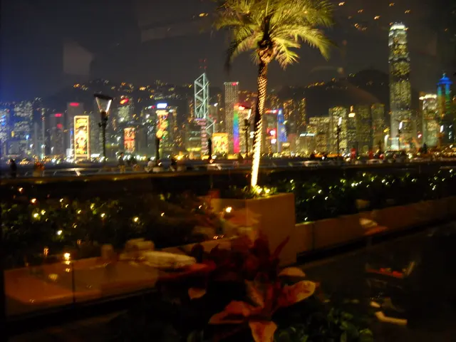 酒店擁有180度維港無敵靚景