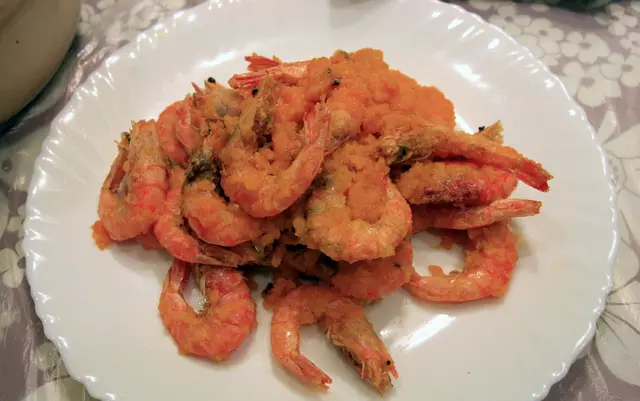 黃金蝦，落料毫不留手，見血管即封，夠quota就叫．