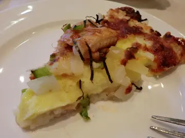 每塊都有一件鰻魚
