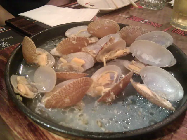 鐵板蒜蓉花甲, 不過食左幾之, 發覺越來越越細碟