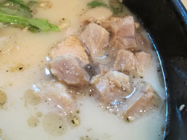 食到滿口油脂的厚切叉燒粒