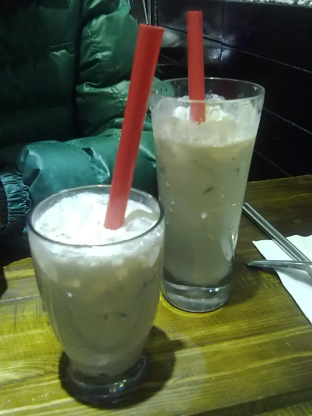 珍珠奶茶 & 加大胚牙奶茶
