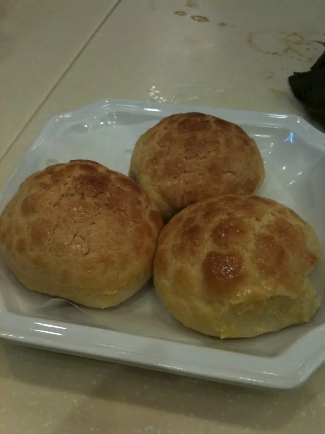 焗菠蘿叉燒餐包