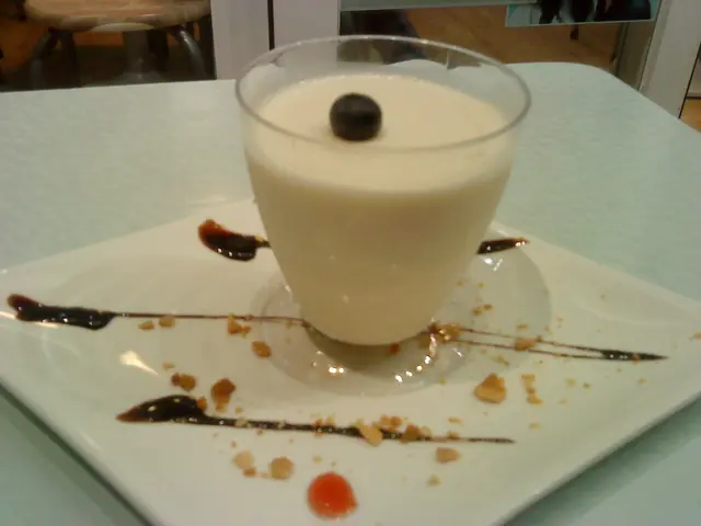 正~牛奶布丁~外表簡單但奶味十足啊~