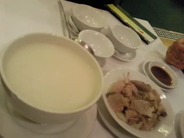 杏仁味很香, 加上足料豬肺, 每人足3大碗, 正!